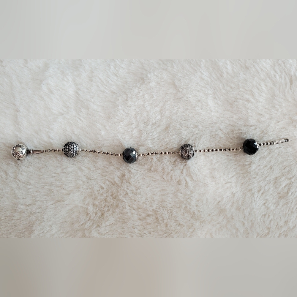 Authentic Pandora Essence Bracelet with 4 charms 6.7"
